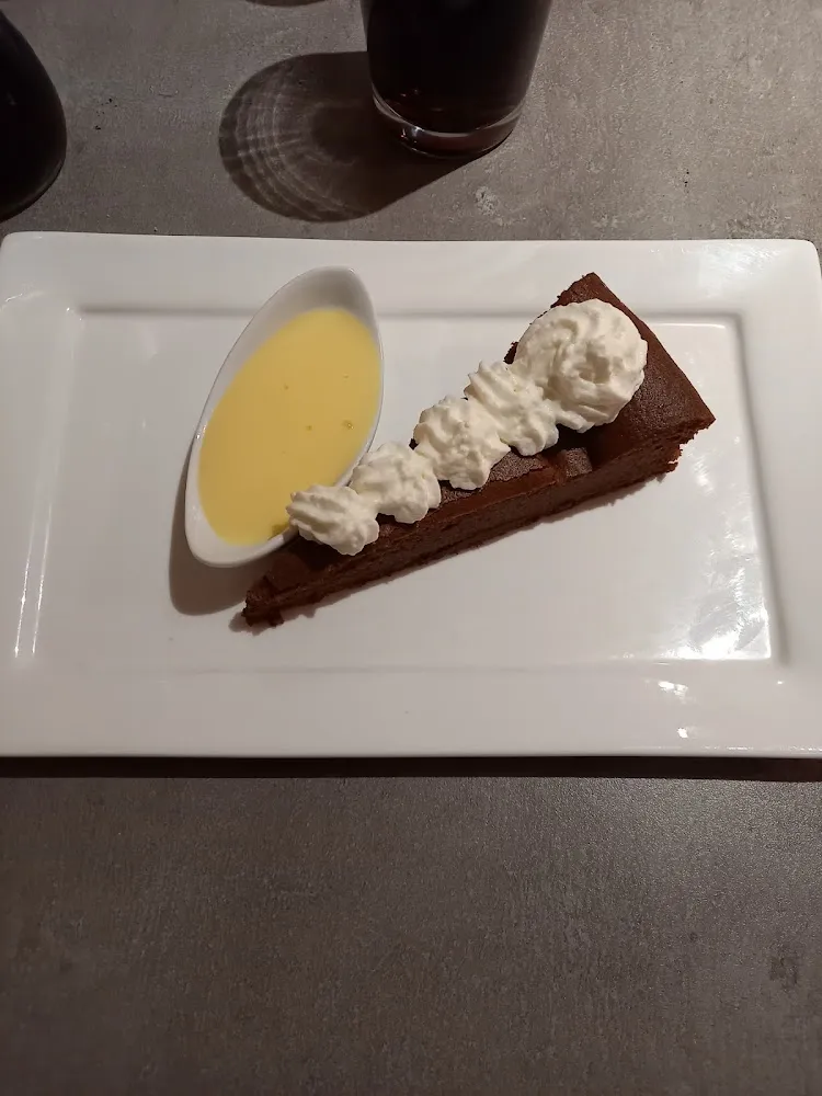 Moelleux Chocolat Crème Anglaise Et Chantilly